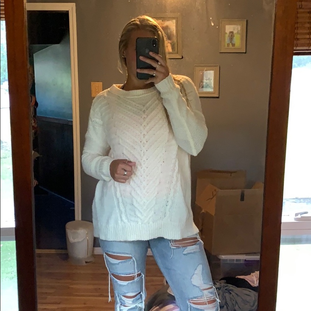 American Eagle Creme Cableknit Sweater